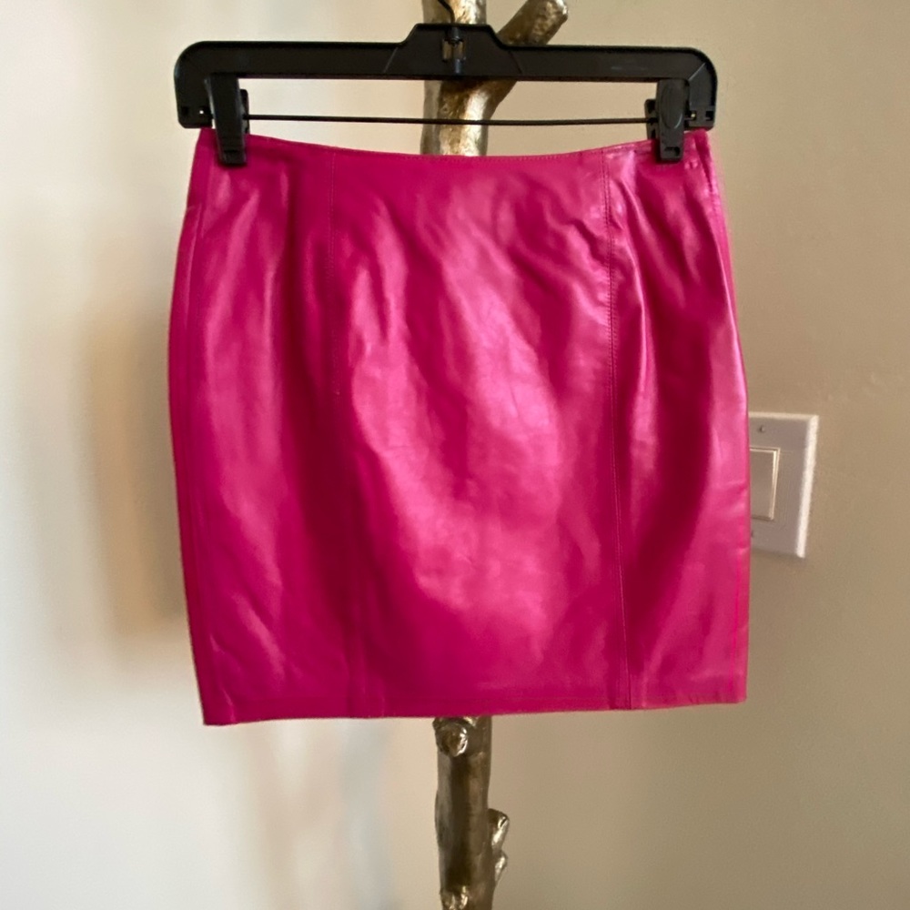 DANIER, FUSHIA LAMBSKIN LEATHER SKIRT